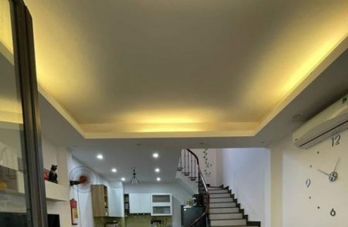 BÁN NHÀ YÊN HÒA CẦU GIẤY, DÂN XÂY, MẶT NGÕ, GẦN ÔTÔ TRÁNH, NGÕ NÔNG, 50M2 NHỈNH 5TỶ